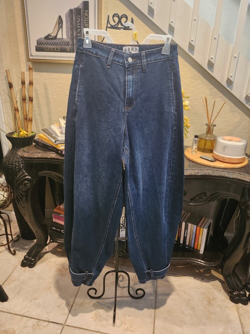 VBRT dark wash barrel-leg denim jeans size 1